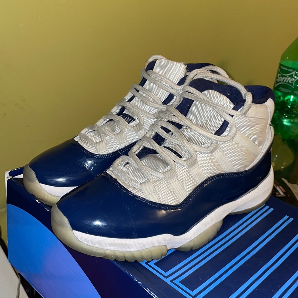Win like 82 jordan 11 size 8.5